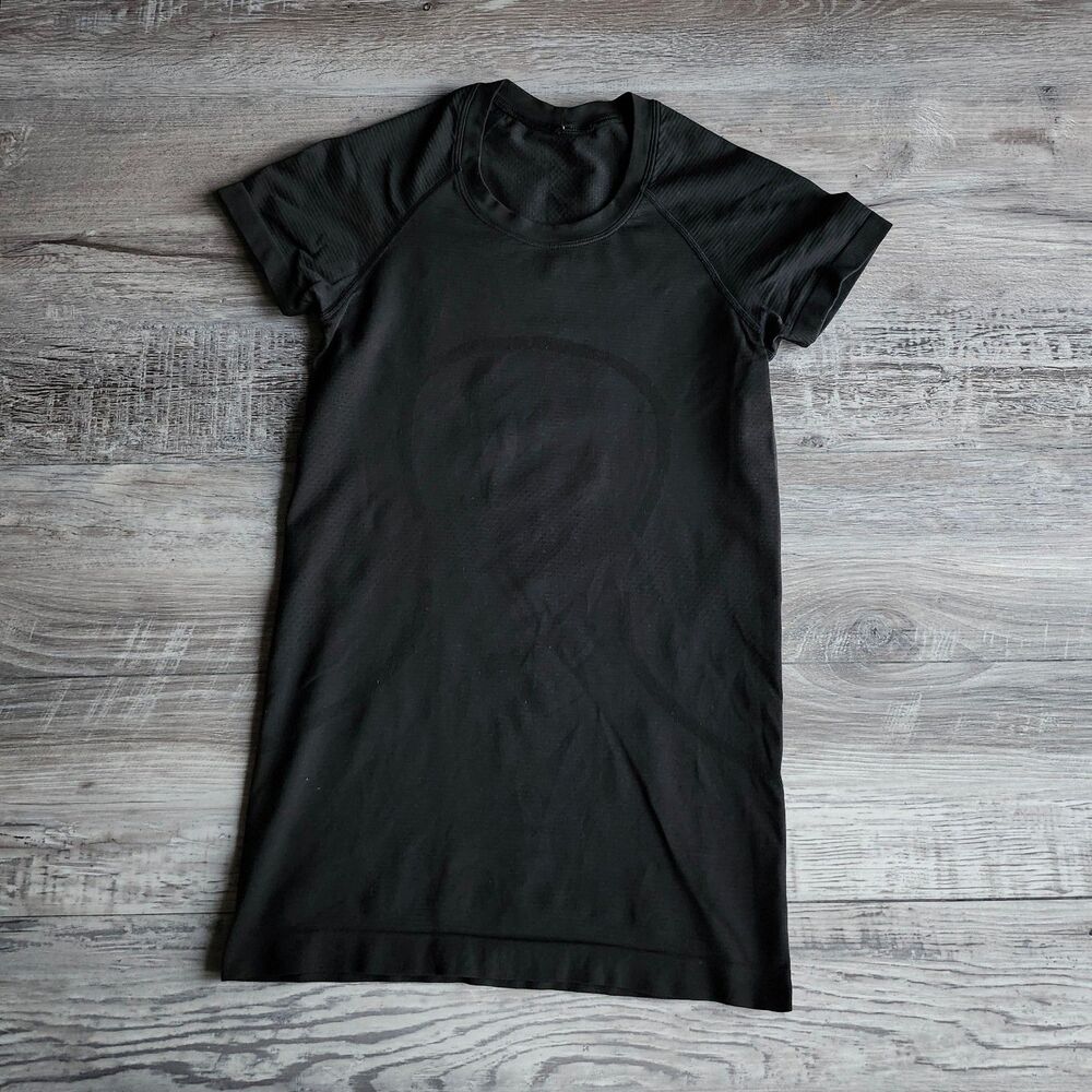 (4) Lululemon Swiftly Tech Short Sleeve Top